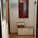 Korotaj, Okrug Gornji, Ciovo 公寓 特罗吉尔